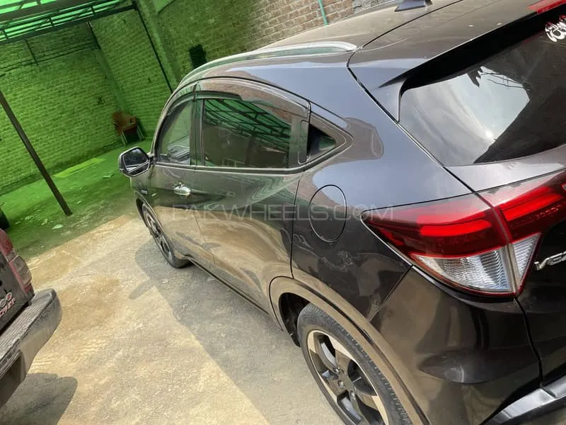 Honda Vezel 2013 for Sale in Peshawar Image-1