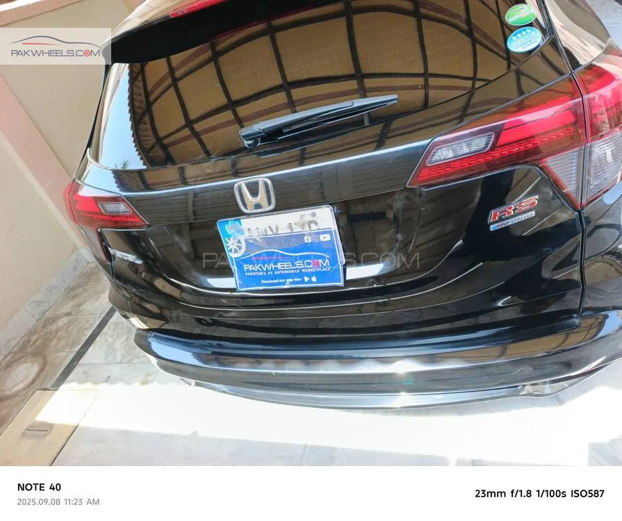 Honda Vezel 2016 for Sale in Peshawar Honda Vezel 2016 for Sale in Peshawar Image-6