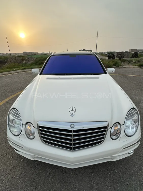 Mercedes Benz E Class 2005 for Sale in Karachi Image-1
