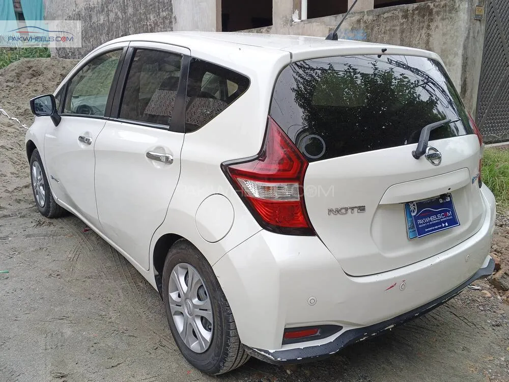 Nissan Note 2017 for Sale in Islamabad Nissan Note 2017 for Sale in Islamabad Image-5