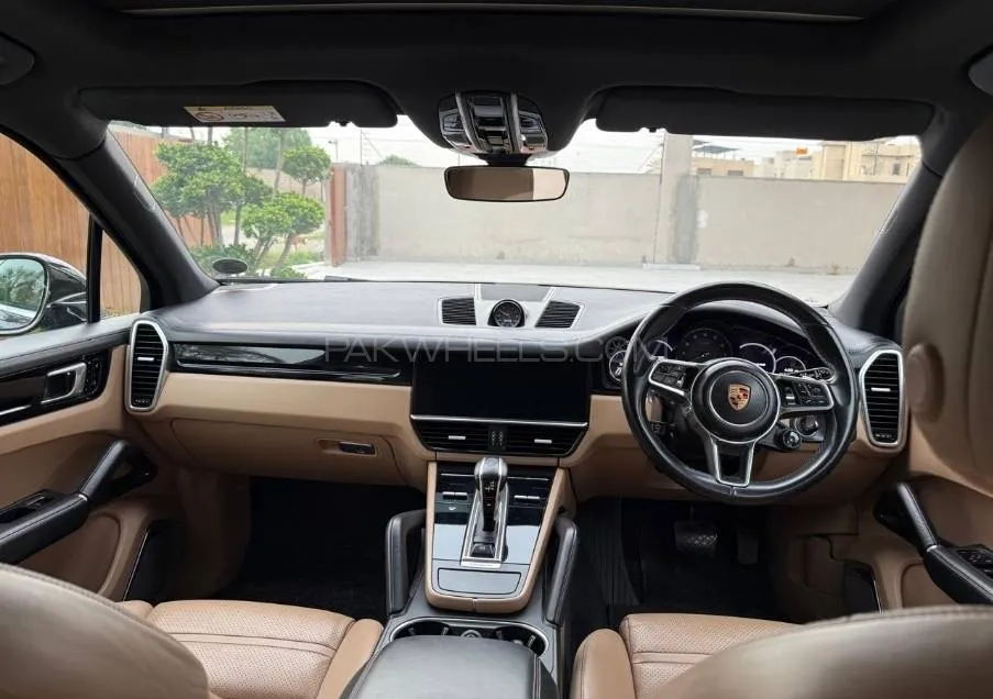 Porsche Cayenne 2018 for Sale in Lahore Porsche Cayenne 2018 for Sale in Lahore Image-3