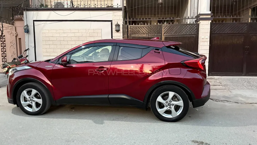 Toyota C-HR 2018 for Sale in Lahore Image-1
