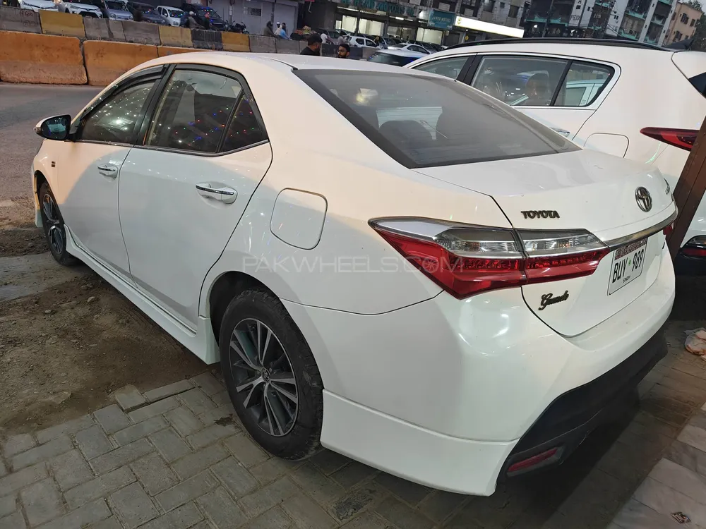 Toyota Corolla 2021 for Sale in Karachi Image-1