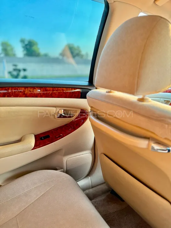 Toyota Crown 2005 for Sale in Lahore Toyota Crown 2005 for Sale in Lahore Image-12