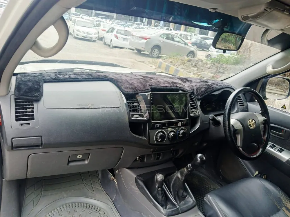 Toyota Hilux 2012 for Sale in Peshawar Toyota Hilux 2012 for Sale in Peshawar Image-3