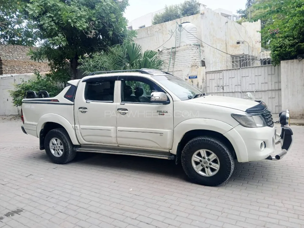 Toyota Hilux 2012 for Sale in Peshawar Image-1