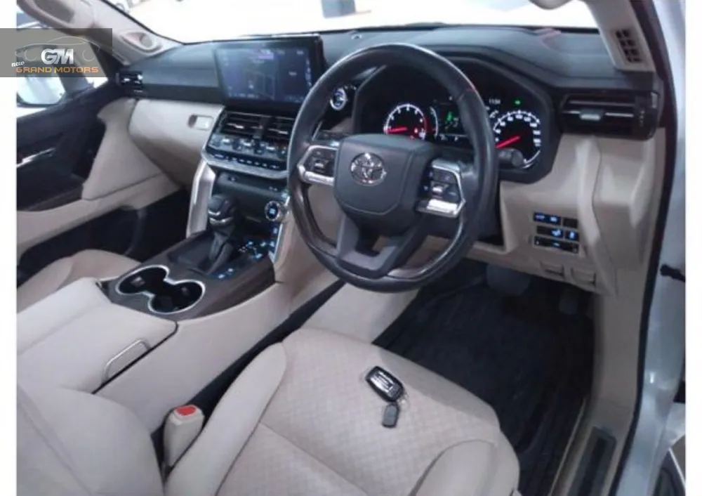 Toyota Land Cruiser 2022 for Sale in Karachi Toyota Land Cruiser 2022 for Sale in Karachi Image-3