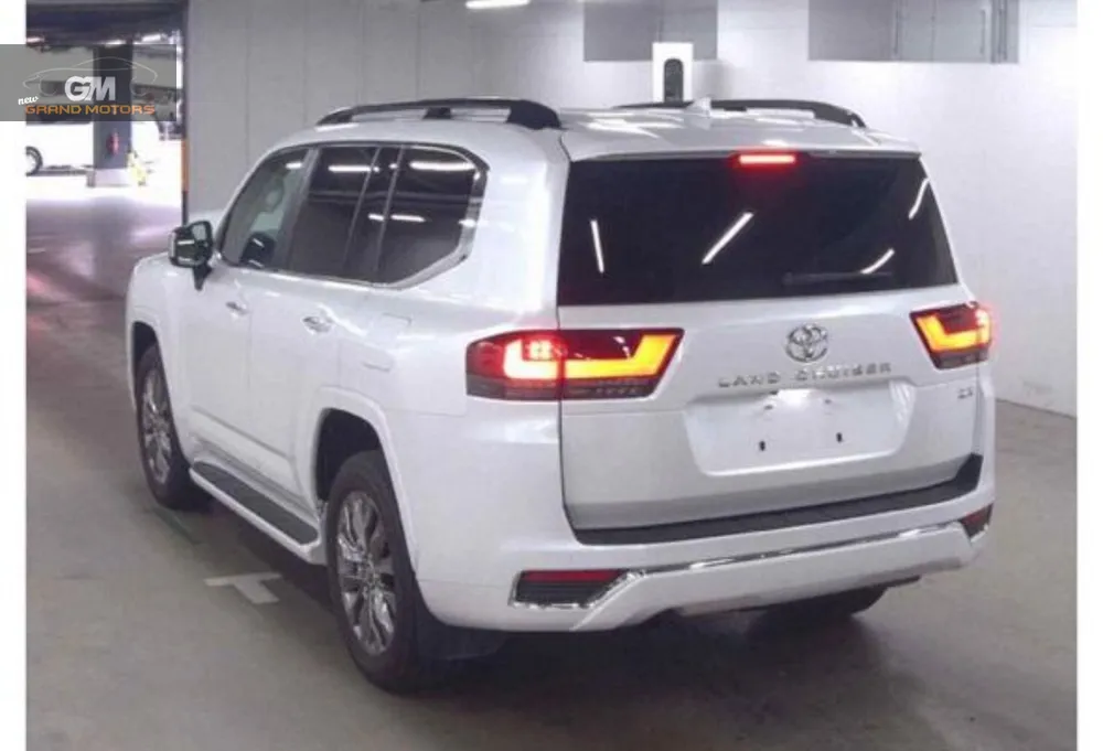 Toyota Land Cruiser 2022 for Sale in Karachi Toyota Land Cruiser 2022 for Sale in Karachi Image-2