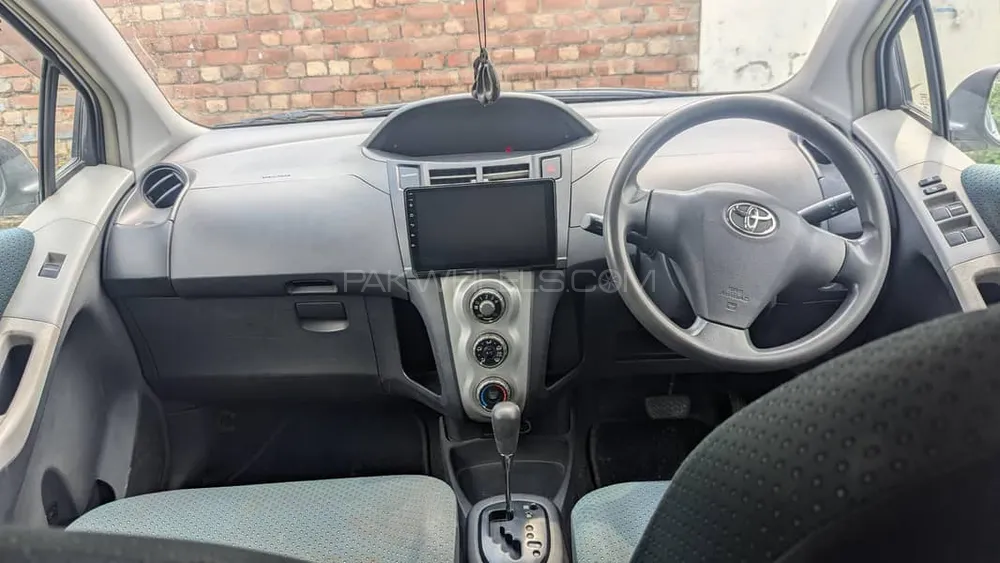 Toyota Vitz 2006 for Sale in Lahore Image-1