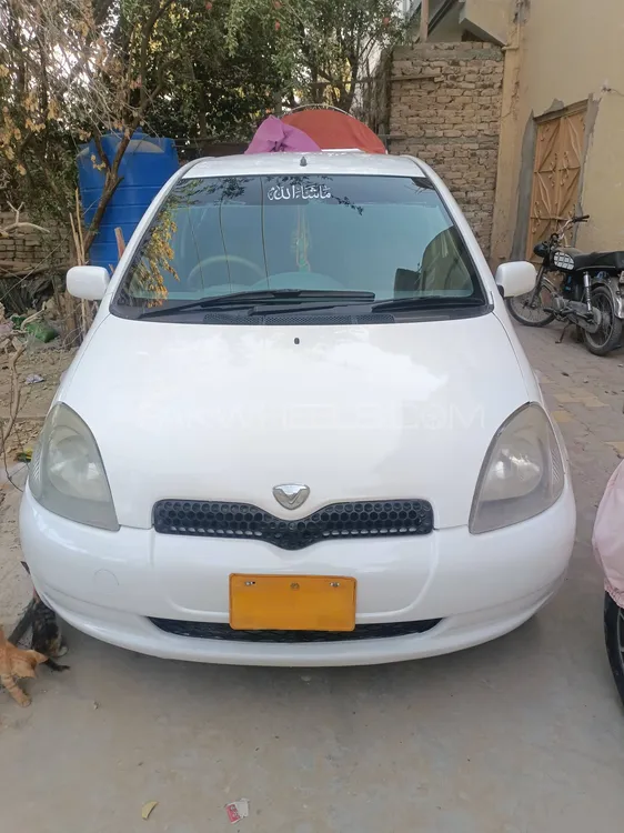Toyota Vitz 2000 for Sale in Quetta Image-1
