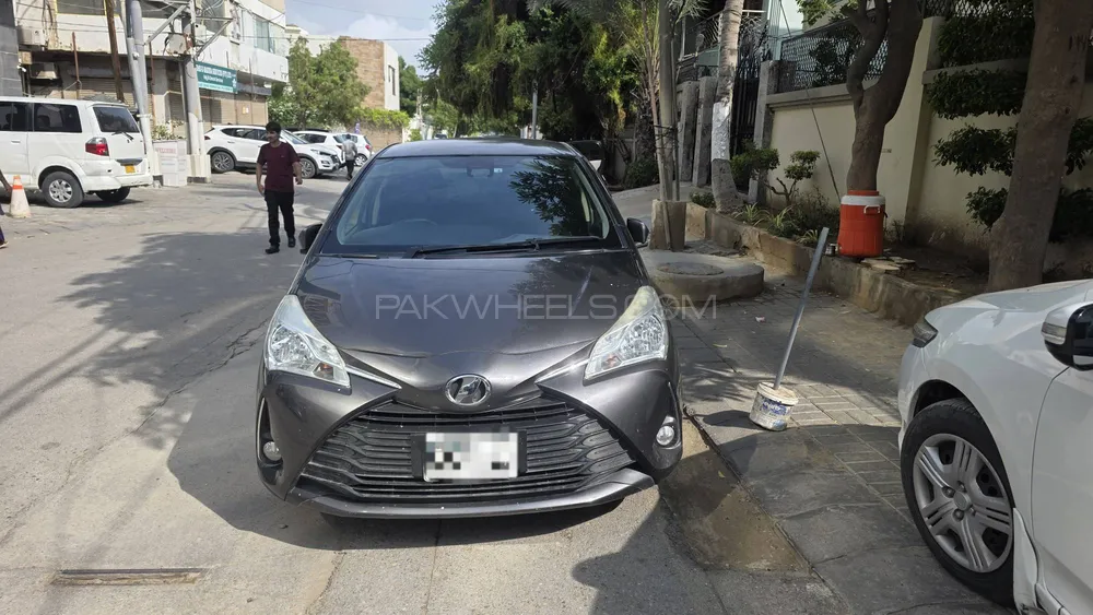 Toyota Vitz 2018 for Sale in Karachi Image-1