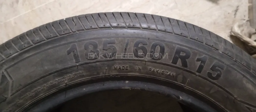 Tyre for sale  185/60 R 15 good condition Image-1