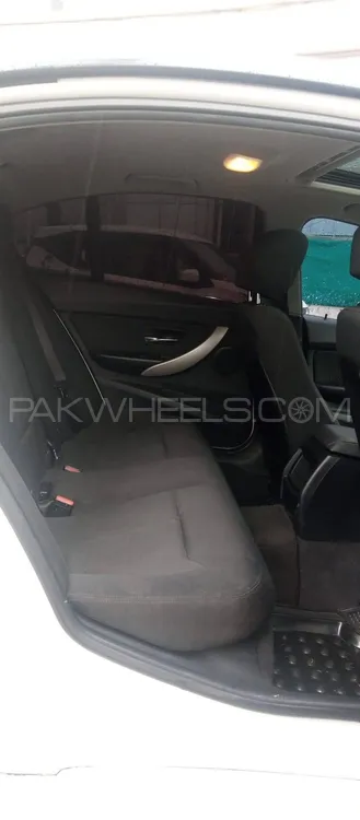بی ایم ڈبلیو 3 سیریز 2017 for Sale in لاہور بی ایم ڈبلیو 3 سیریز 2017 for Sale in لاہور Image-12