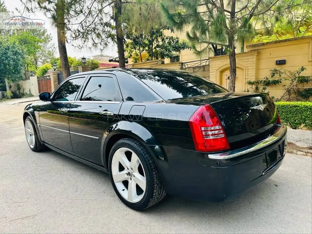 Chrysler 300 C 2006 for Sale in Lahore Chrysler 300 C 2006 for Sale in Lahore Image-5