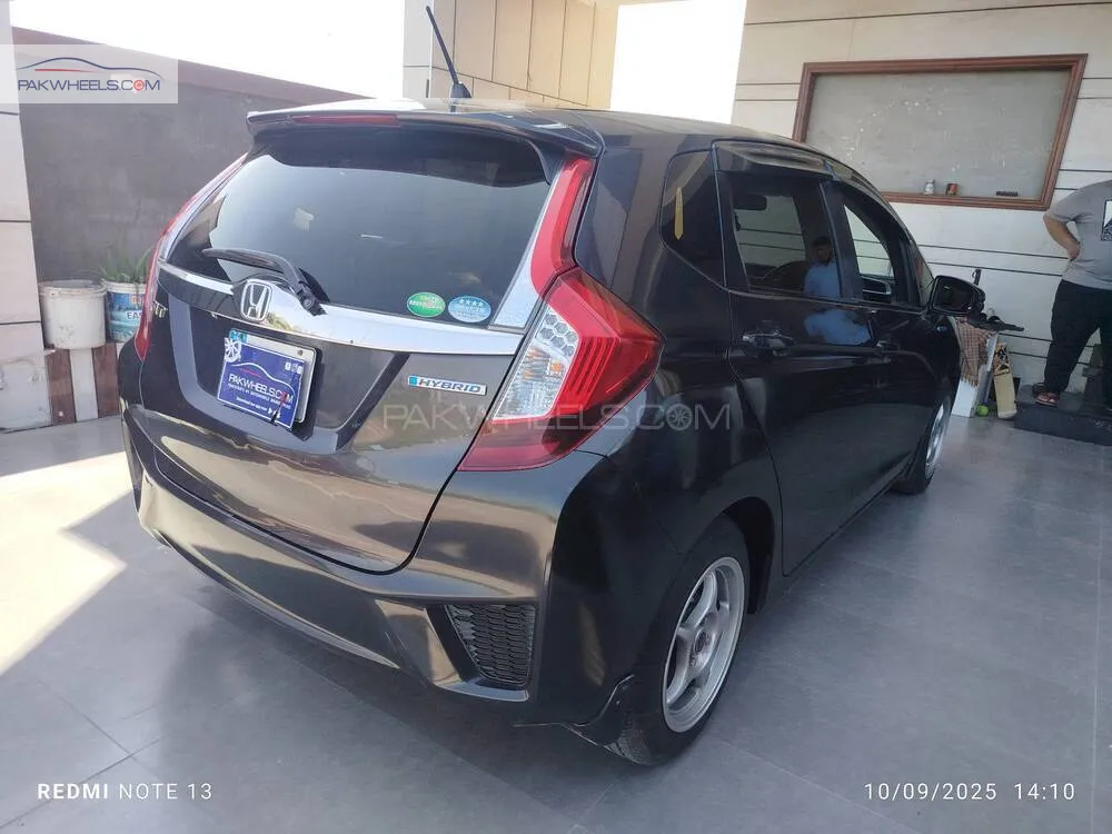 Honda Fit 2015 for Sale in Lahore Honda Fit 2015 for Sale in Lahore Image-4