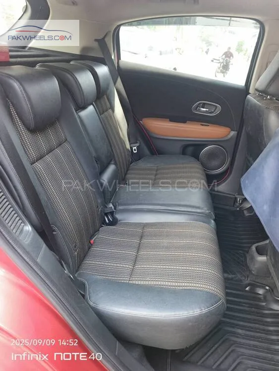 Honda Vezel 2016 for Sale in Gujranwala Honda Vezel 2016 for Sale in Gujranwala Image-11