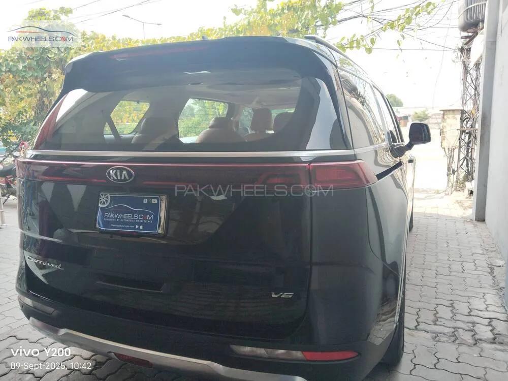 KIA Carnival 2021 for Sale in Lahore KIA Carnival 2021 for Sale in Lahore Image-4