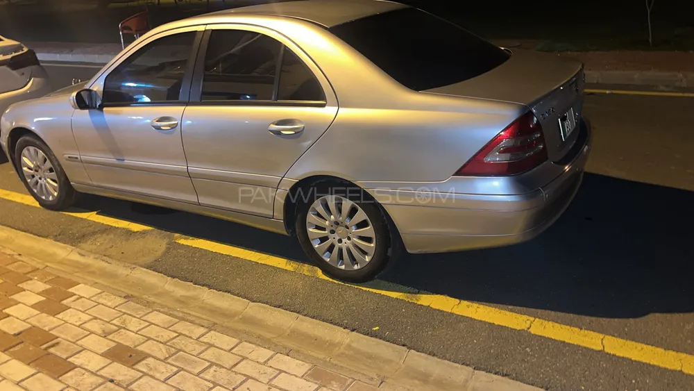 Mercedes Benz C Class 2003 for Sale in Lahore Image-1
