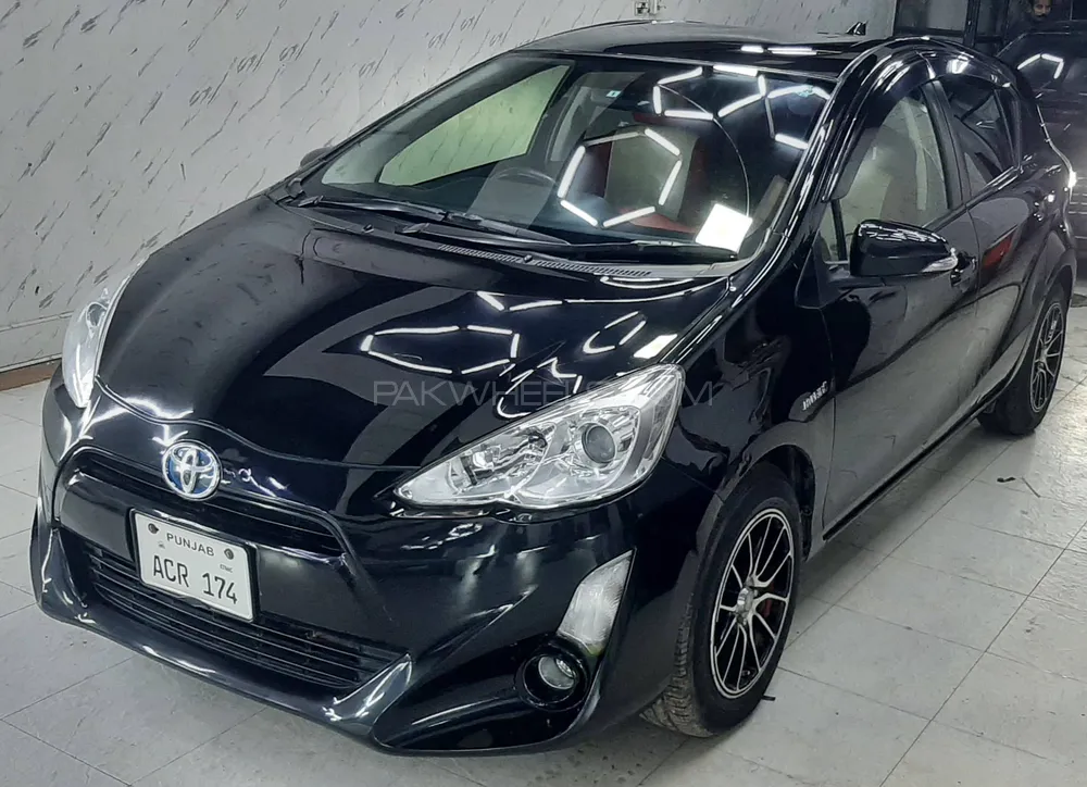Toyota Aqua 2016 for Sale in Lahore Image-1