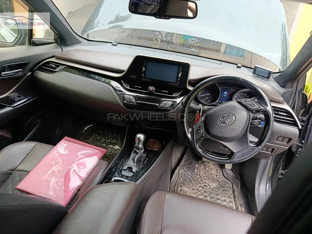 Toyota C-HR 2018 for Sale in Islamabad Toyota C-HR 2018 for Sale in Islamabad Image-10