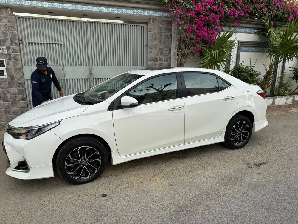Toyota Corolla 2023 for Sale in Karachi Image-1