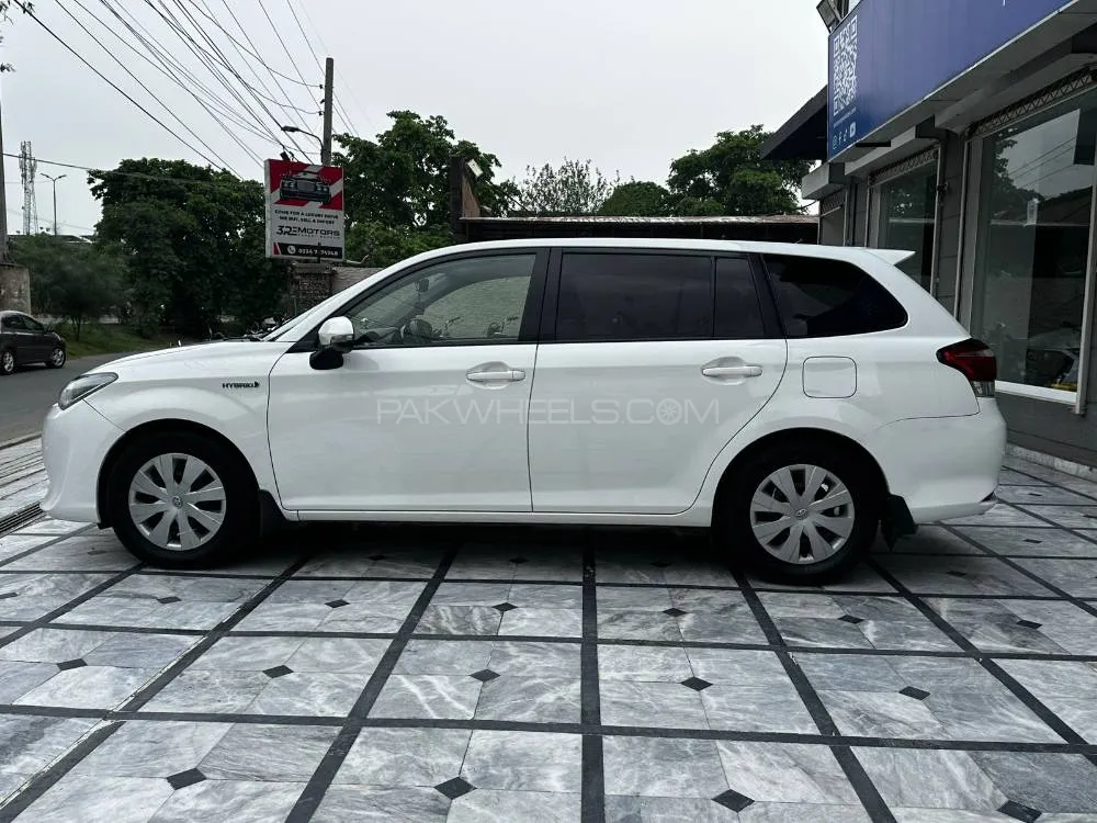 Toyota Corolla Fielder 2015 for Sale in Lahore Toyota Corolla Fielder 2015 for Sale in Lahore Image-6