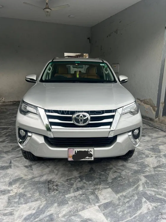 Toyota Fortuner 2017 for Sale in Lahore Image-1