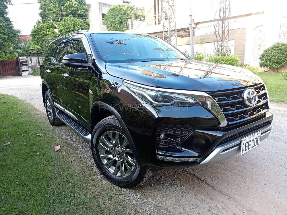 Toyota Fortuner 2021 for Sale in Lahore Image-1