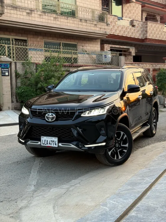 Toyota Fortuner 2019 for Sale in Lahore Image-1