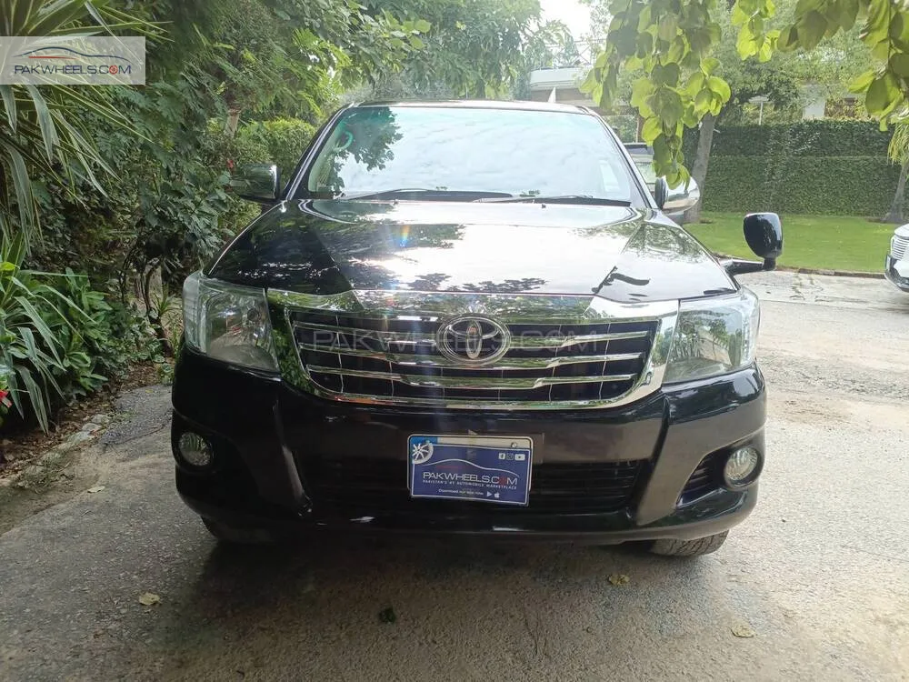 Toyota Hilux 2015 for Sale in Islamabad Image-1