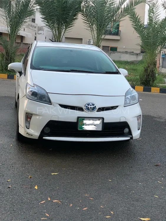 Toyota Prius 2012 for Sale in Lahore Image-1