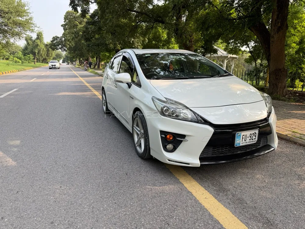 Toyota Prius 2012 for Sale in Islamabad Image-1