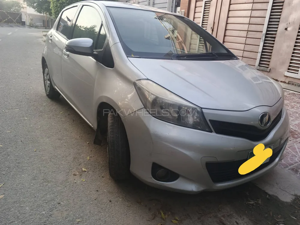 Toyota Vitz 2017 for Sale in Faisalabad Image-1
