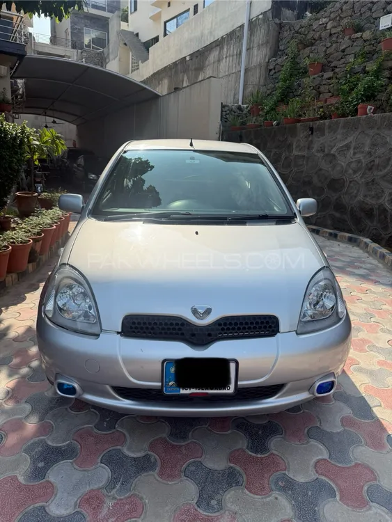 Toyota Vitz 2000 for Sale in Islamabad Image-1