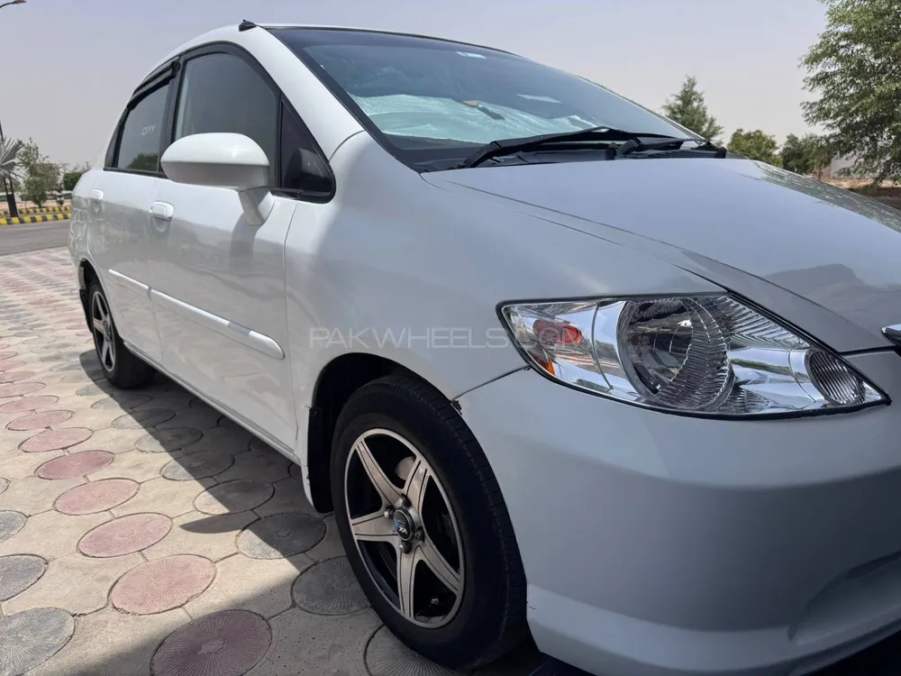 Honda City 2005 for Sale in Mian Wali Image-1