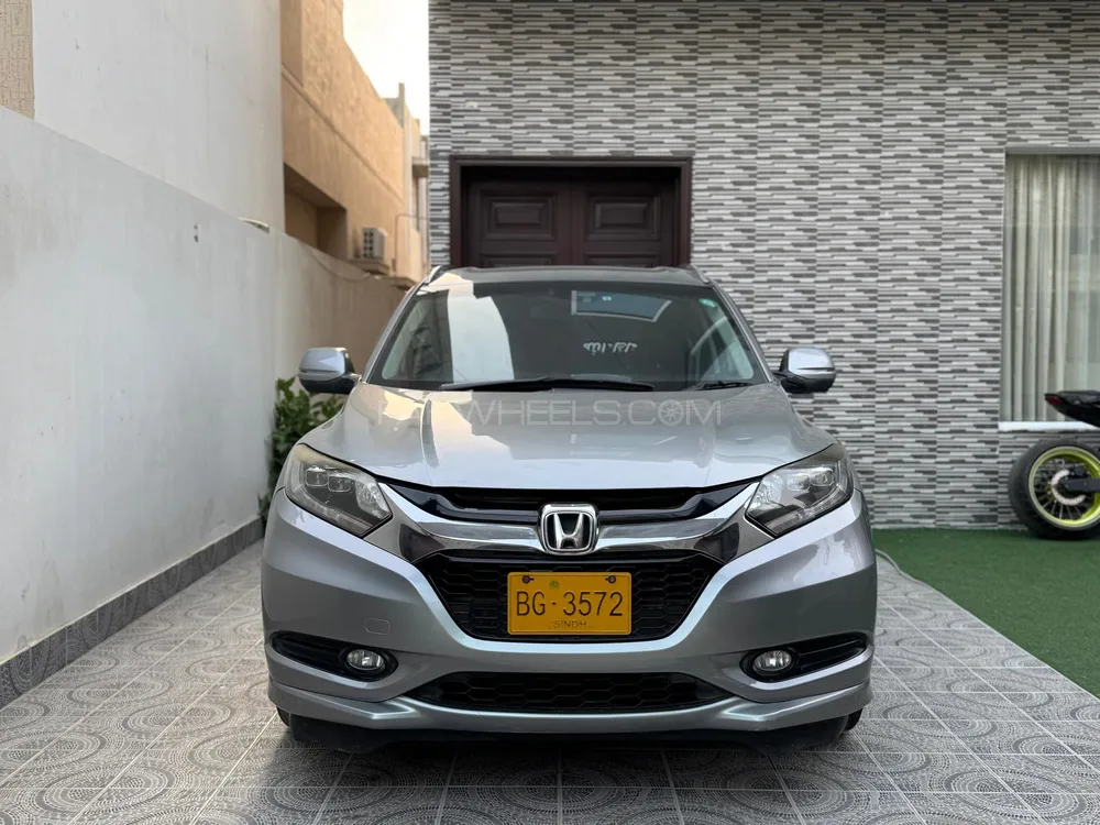 Honda Vezel 2014 for Sale in Karachi Image-1