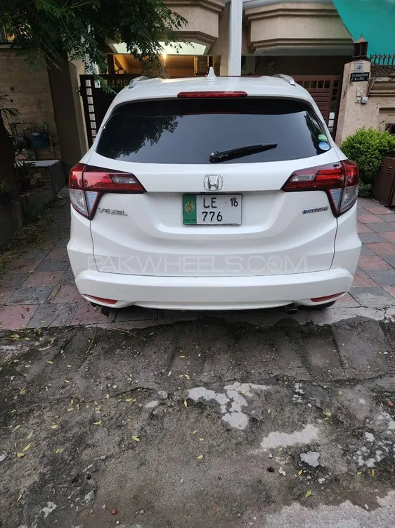Honda Vezel 2015 for Sale in Islamabad Image-1