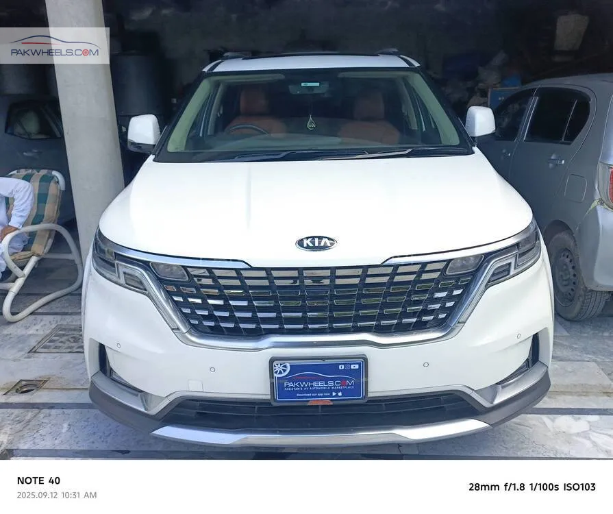 KIA Carnival 2021 for Sale in Lahore Image-1