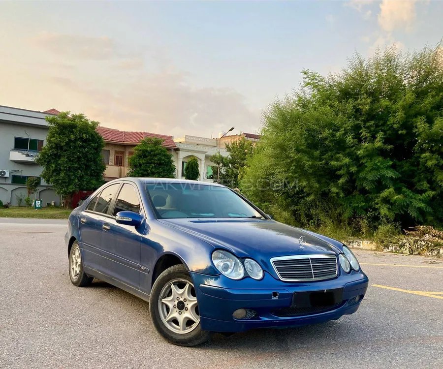 Mercedes Benz C Class 2002 for Sale in Islamabad Image-1