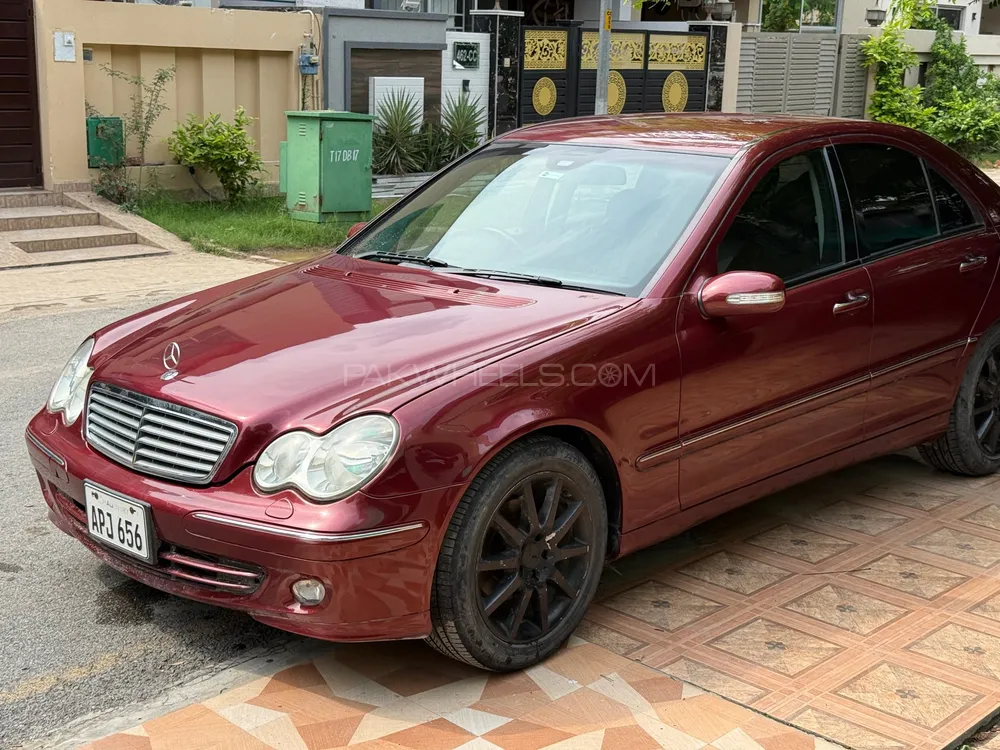 Mercedes Benz C Class 2005 for Sale in Lahore Image-1