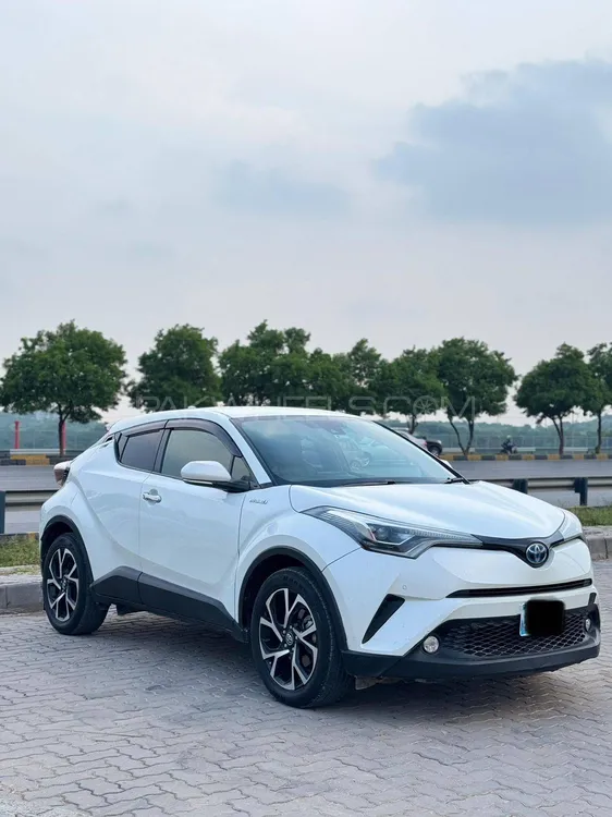Toyota C-HR 2017 for Sale in Islamabad Image-1