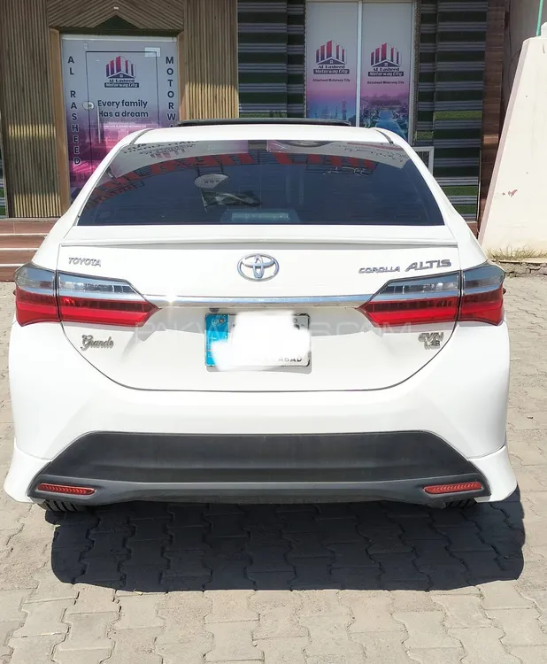 Toyota Corolla 2020 for Sale in Islamabad Image-1