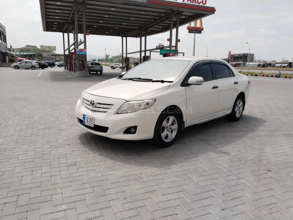 Toyota Corolla 2010 for Sale in Kamra Image-1