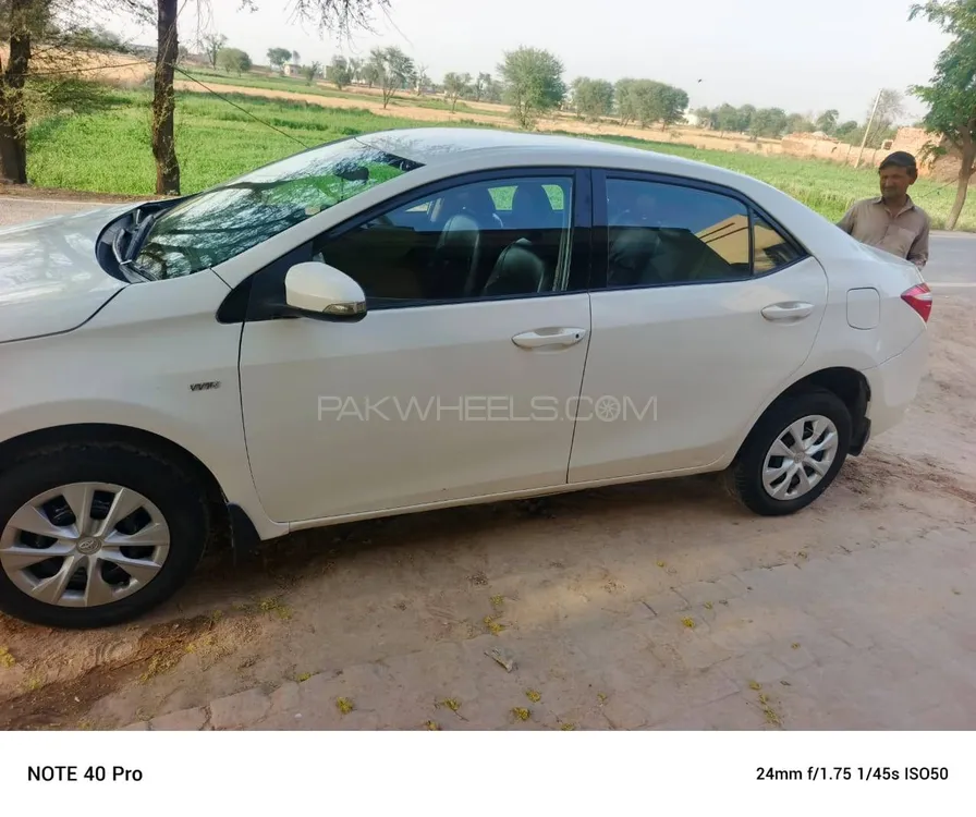 Toyota Corolla 2016 for Sale in Karachi Image-1