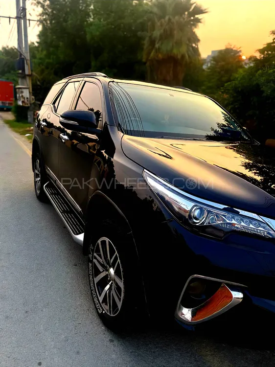 Toyota Fortuner 2017 for Sale in Lahore Image-1