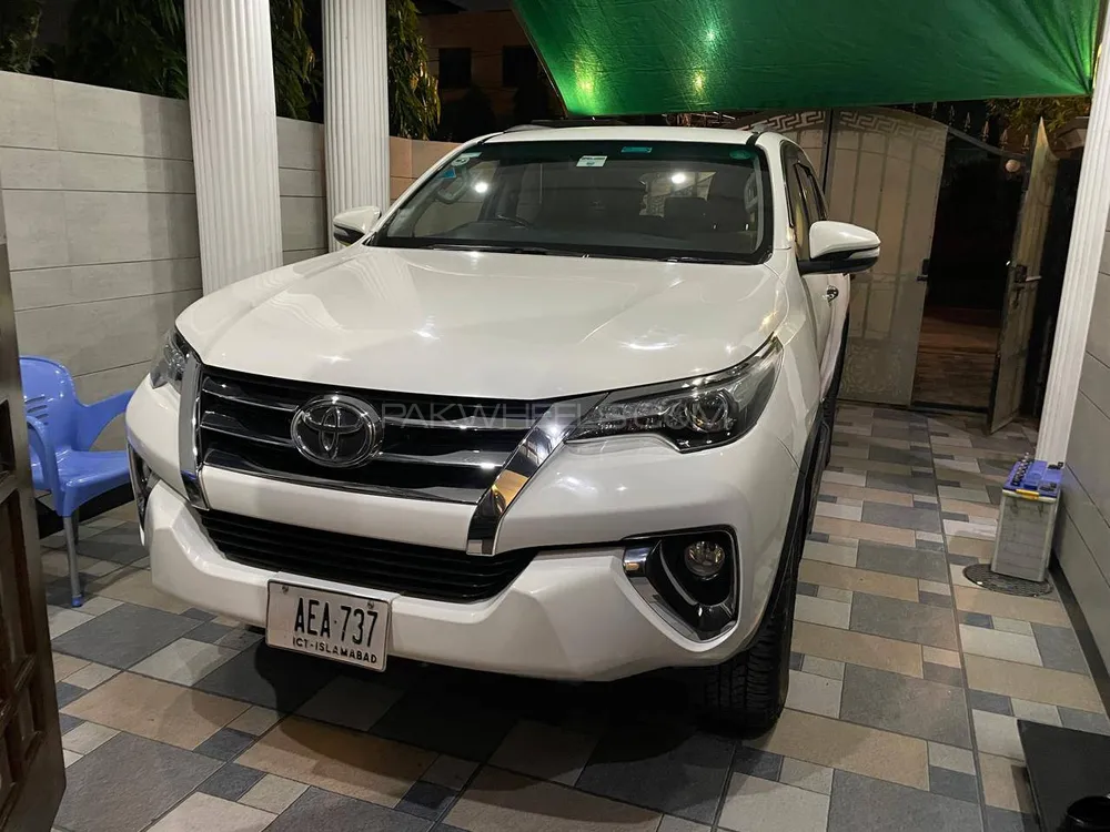 Toyota Fortuner 2017 for Sale in Lahore Image-1