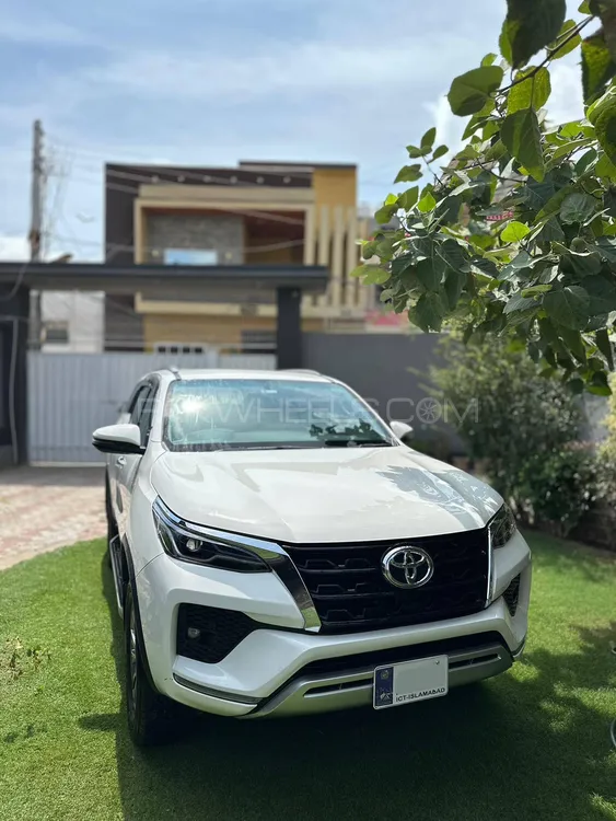 Toyota Fortuner 2021 for Sale in Multan Image-1