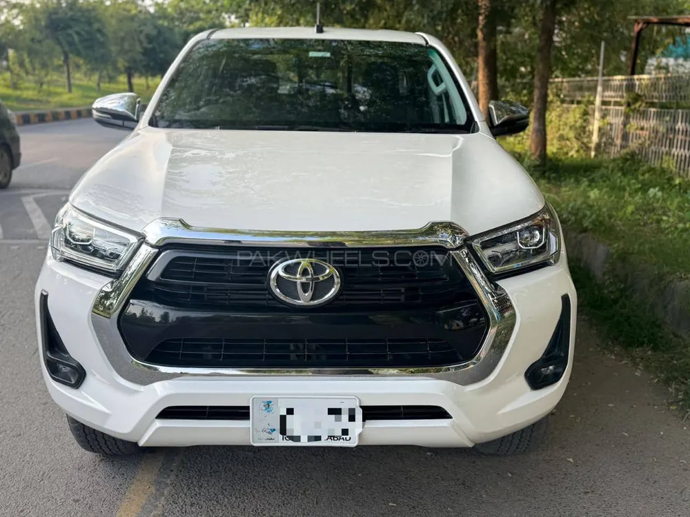 Toyota Hilux 2021 for Sale in Islamabad Image-1