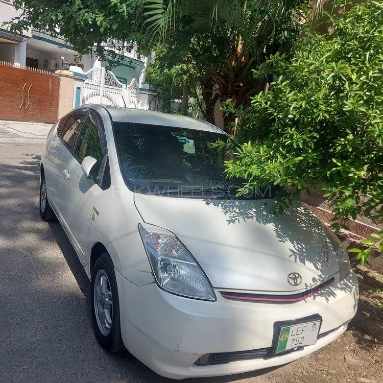 Toyota Prius 2007 for Sale in Lahore Image-1