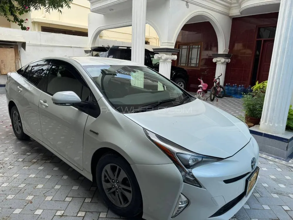 Toyota Prius 2016 for Sale in Karachi Image-1